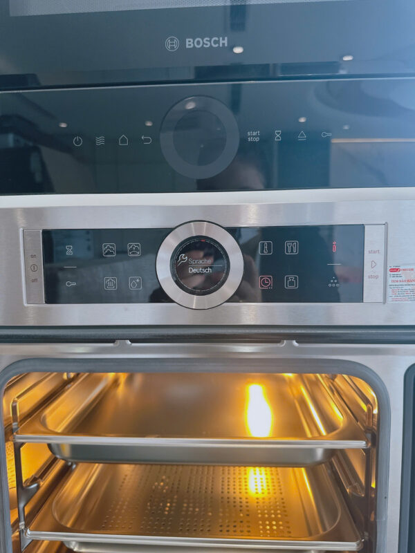 Bảng điều khiển dễ dàng thao tác và hiện đại