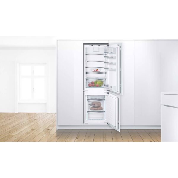 Bên trong Tủ Lạnh Âm Bosch HMH.KIN86AF30O Series 6