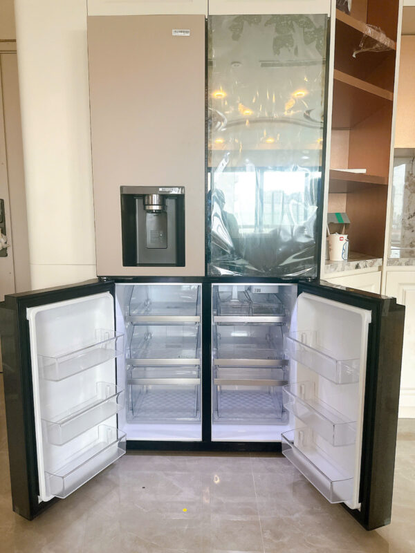 Chi tiết phần ngăn đông của tủ lạnh nội điạ Hàn Quốc 817L