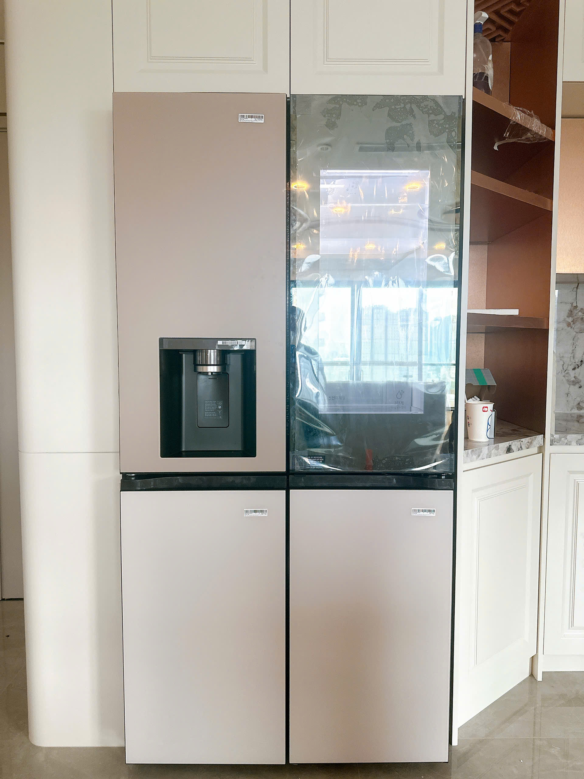 Tủ lạnh LG nội địa Hàn thiết kế với tone màu Nâu/Be mới lạ sắc xảo và tinh tế